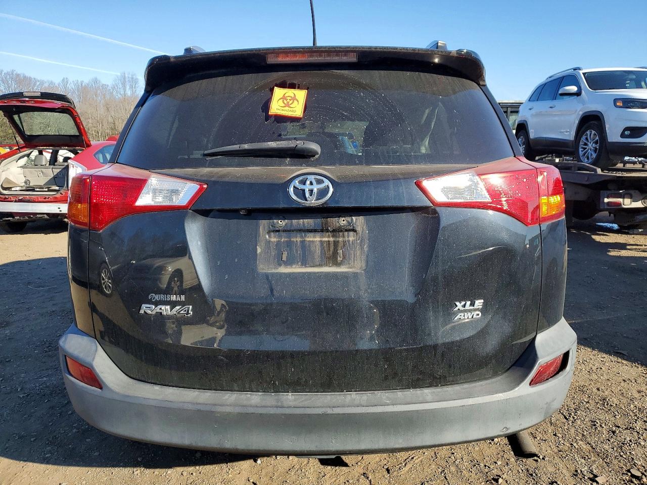 2015 TOYOTA RAV4 XLE photo 6