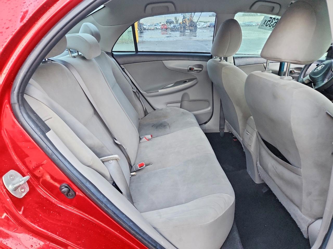 2012 TOYOTA COROLLA photo 19