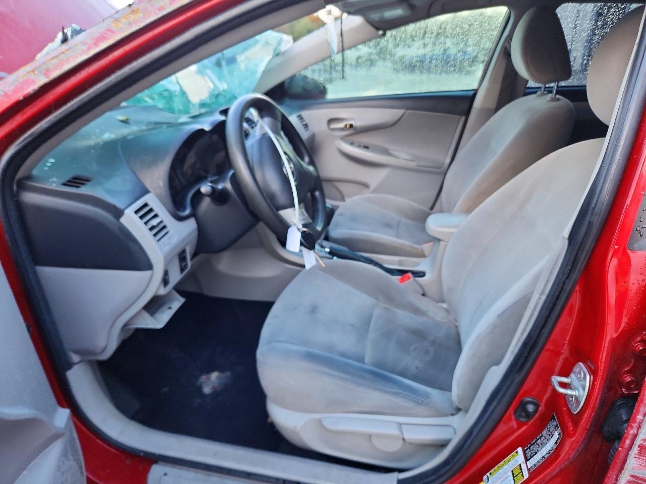 2012 TOYOTA COROLLA photo 13