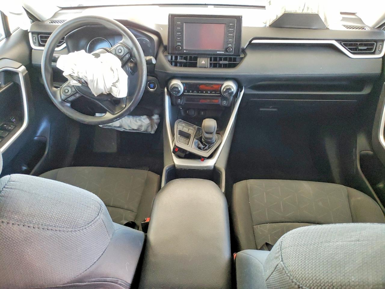 2022 TOYOTA RAV4 XLE photo 8