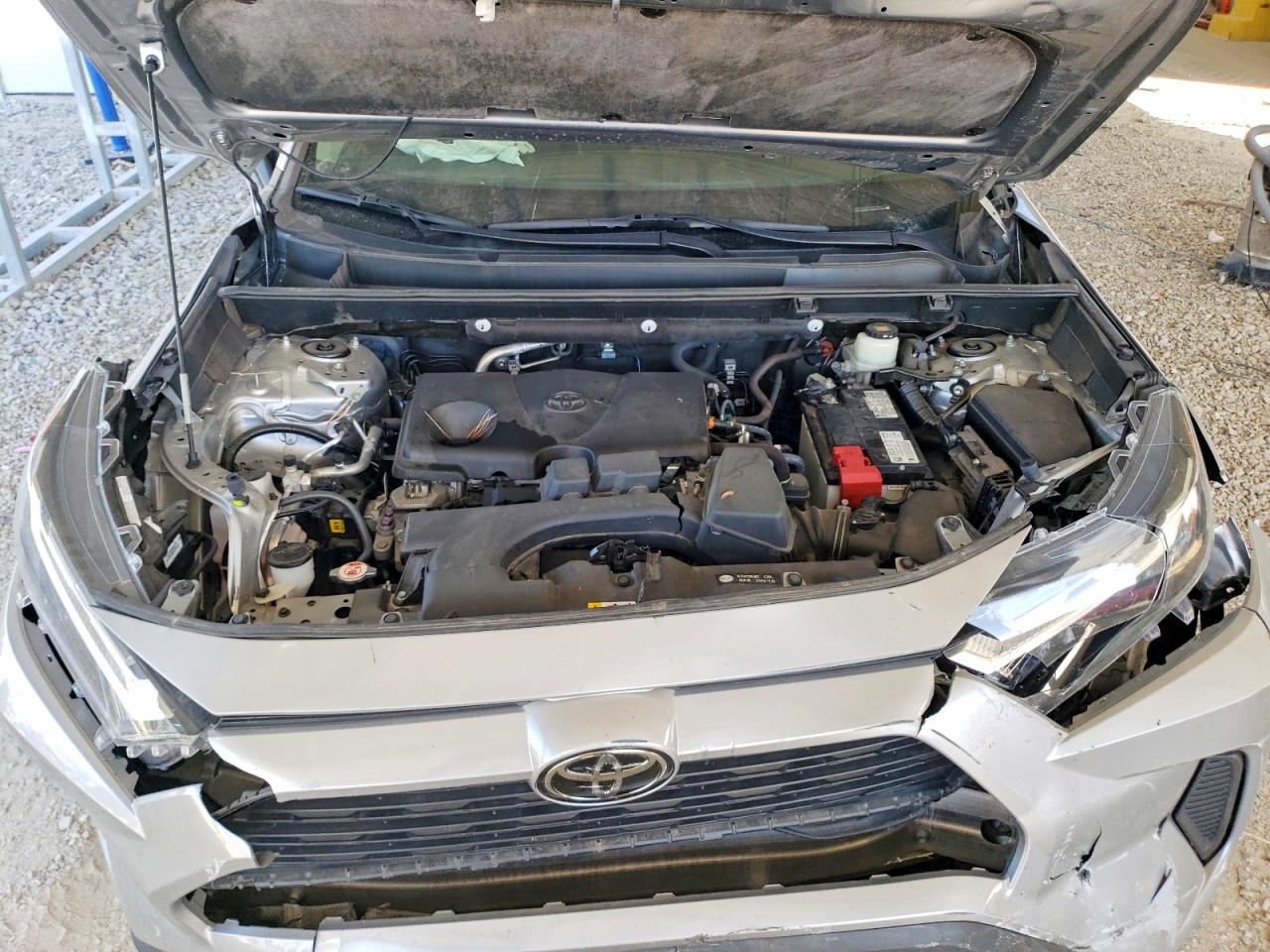 2022 TOYOTA RAV4 XLE photo 12