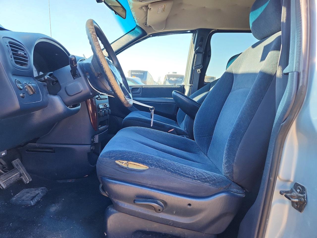 2001 CHRYSLER TOWN & COUNTRY photo 13