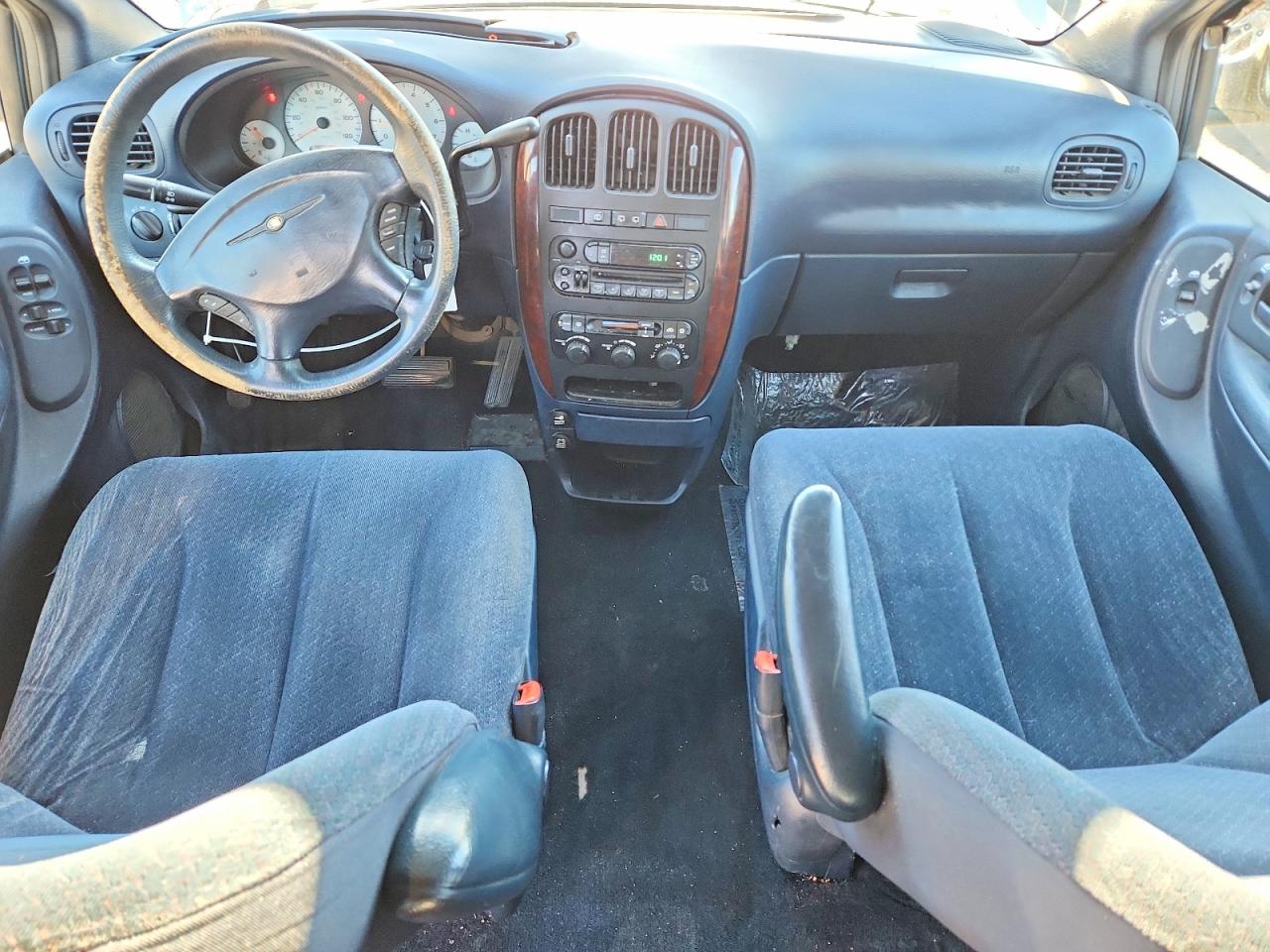 2001 CHRYSLER TOWN & COUNTRY photo 15