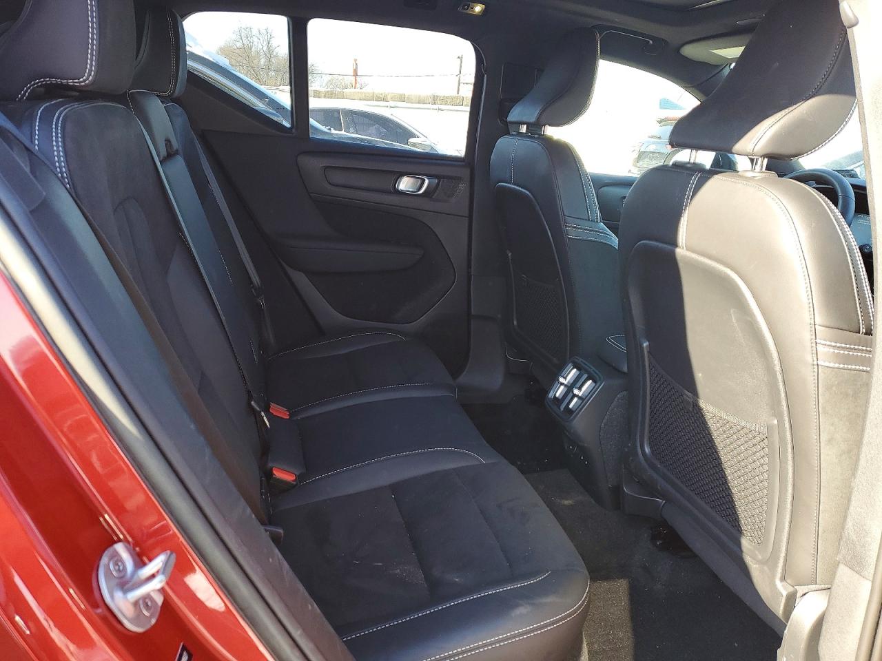 2022 VOLVO XC40 T5 R-DESIGN photo 11