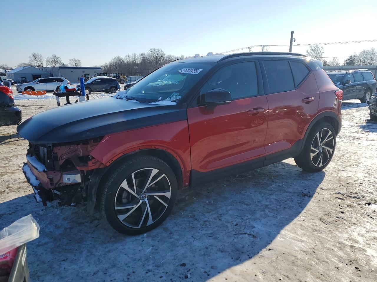 2022 VOLVO XC40