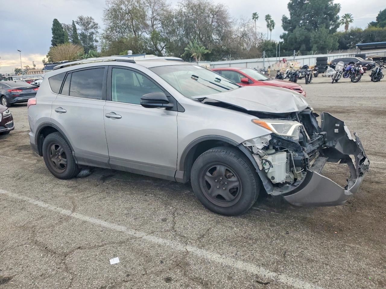 2016 TOYOTA RAV4 LE photo 7