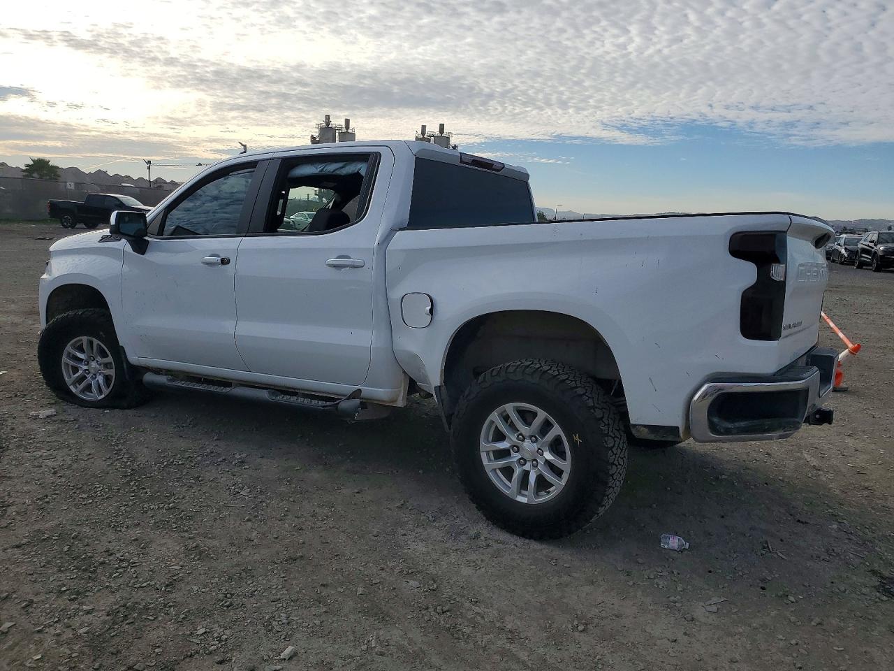 2021 CHEVROLET SILVERADO K1500 LT photo 3