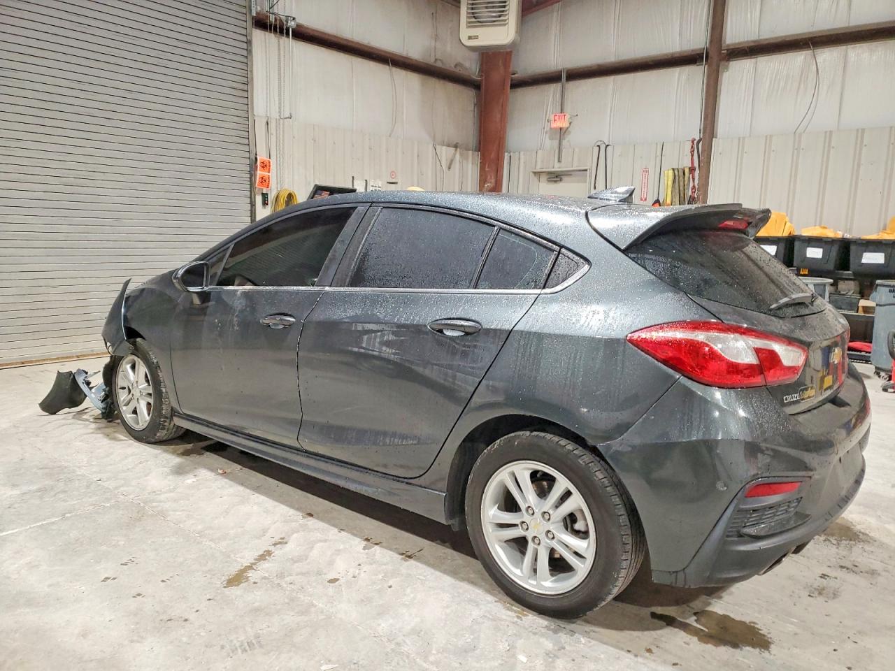 2017 CHEVROLET CRUZE LT photo 2