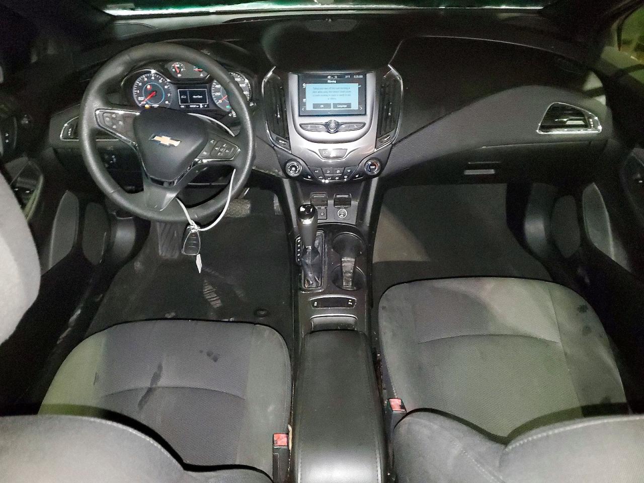 2017 CHEVROLET CRUZE LT photo 8