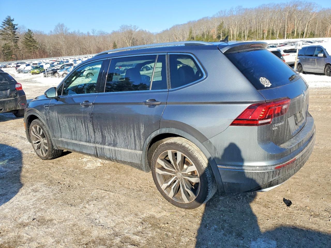 2021 VOLKSWAGEN TIGUAN SEL PREMIUM R-LINE photo 3