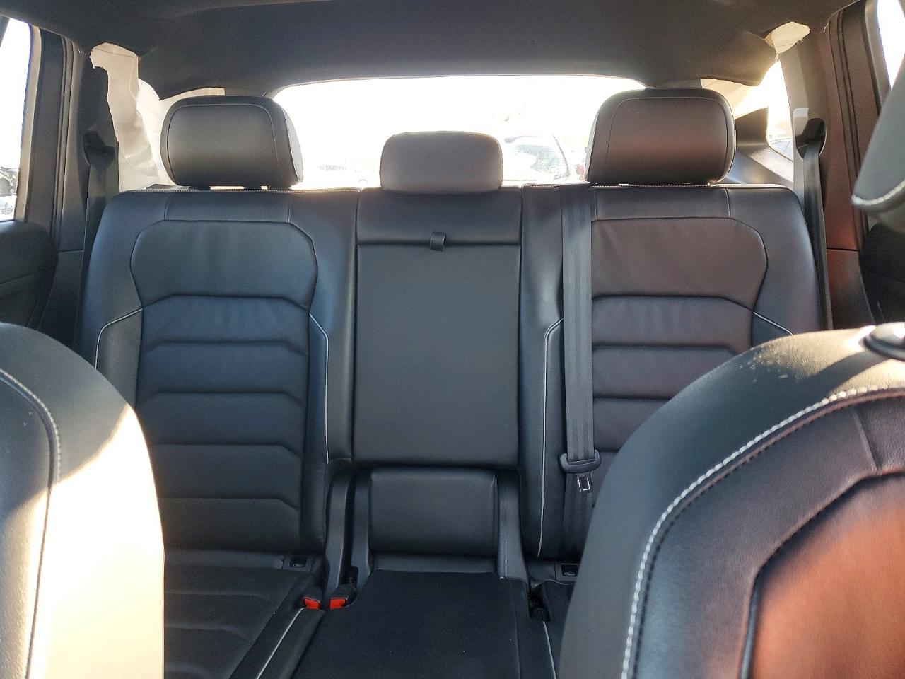 2021 VOLKSWAGEN TIGUAN SEL PREMIUM R-LINE photo 19
