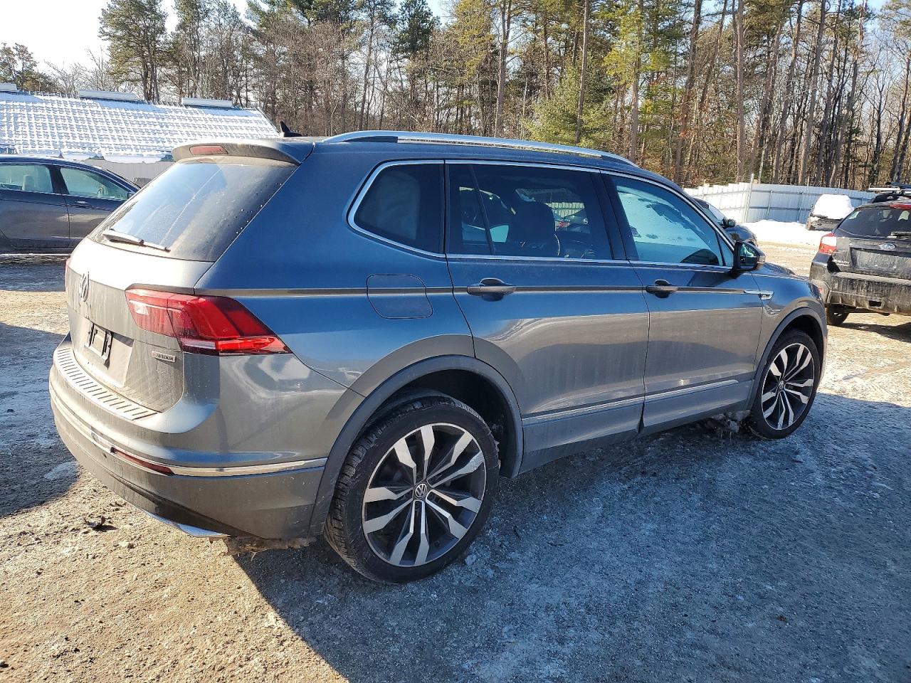2021 VOLKSWAGEN TIGUAN SEL PREMIUM R-LINE photo 5