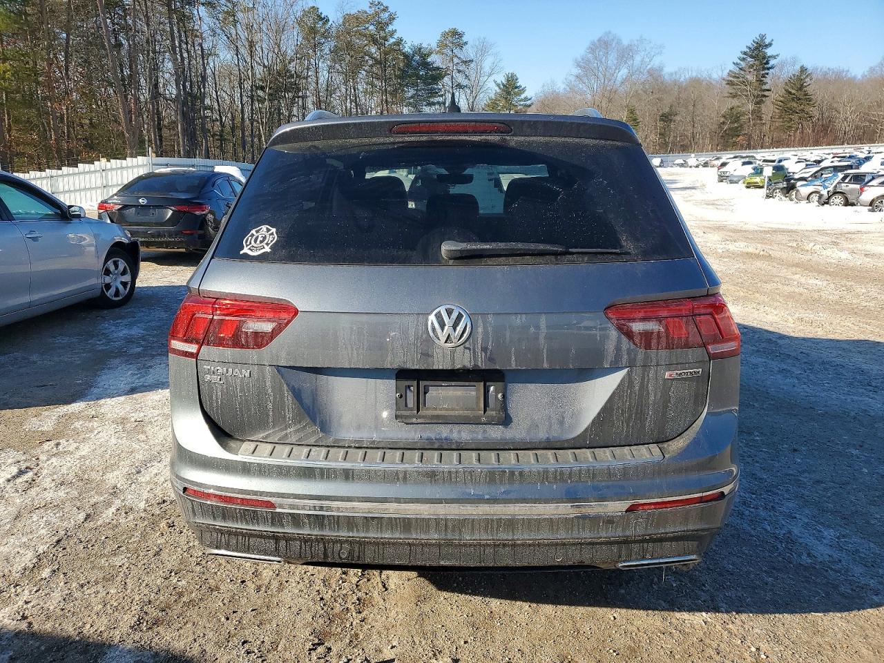2021 VOLKSWAGEN TIGUAN SEL PREMIUM R-LINE photo 11