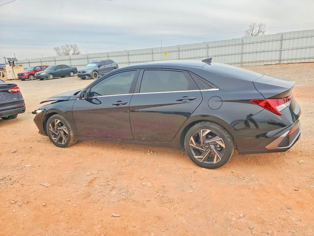 2024 HYUNDAI ELANTRA LIMITED photo 2