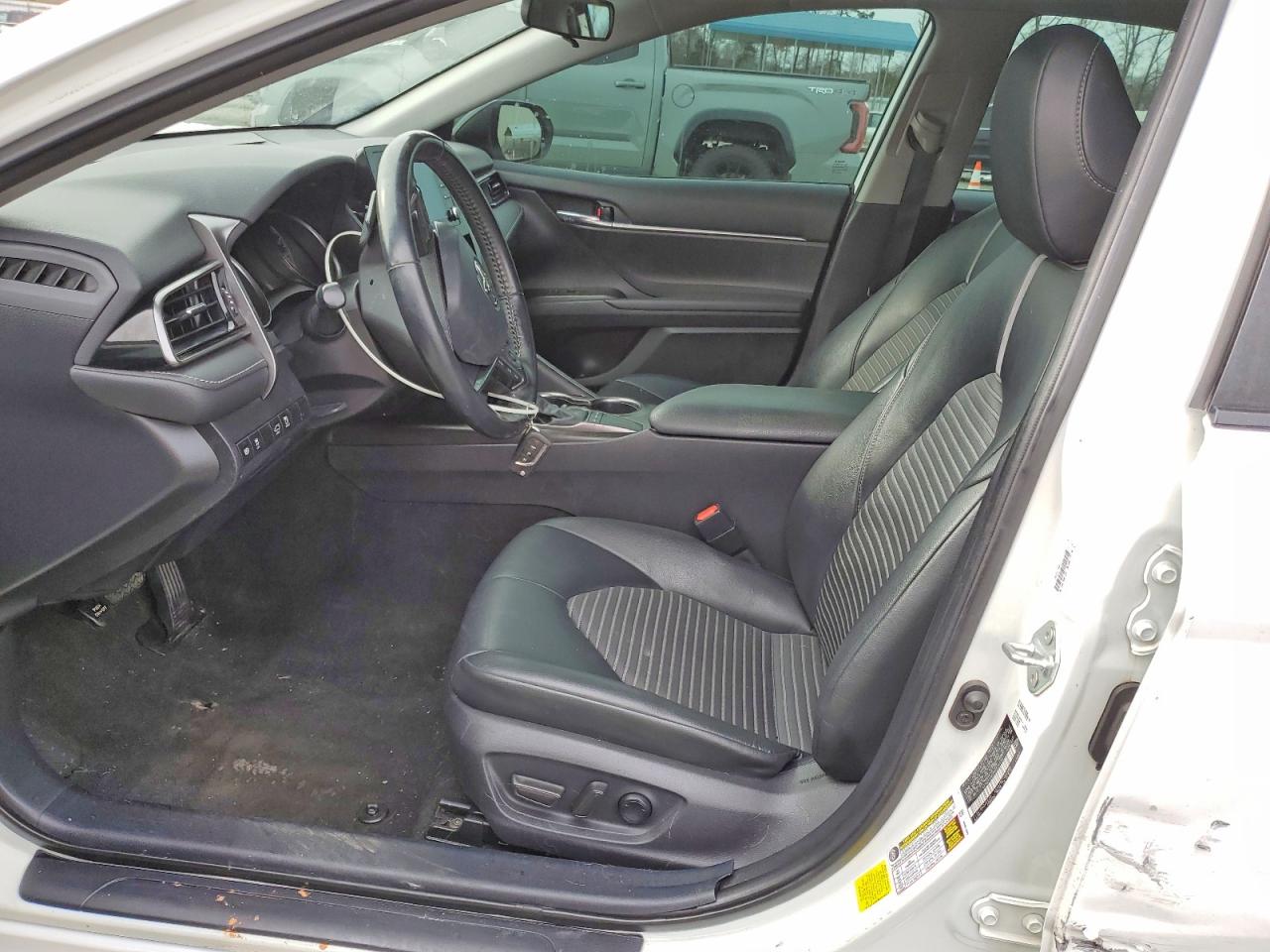 2022 TOYOTA CAMRY photo 13