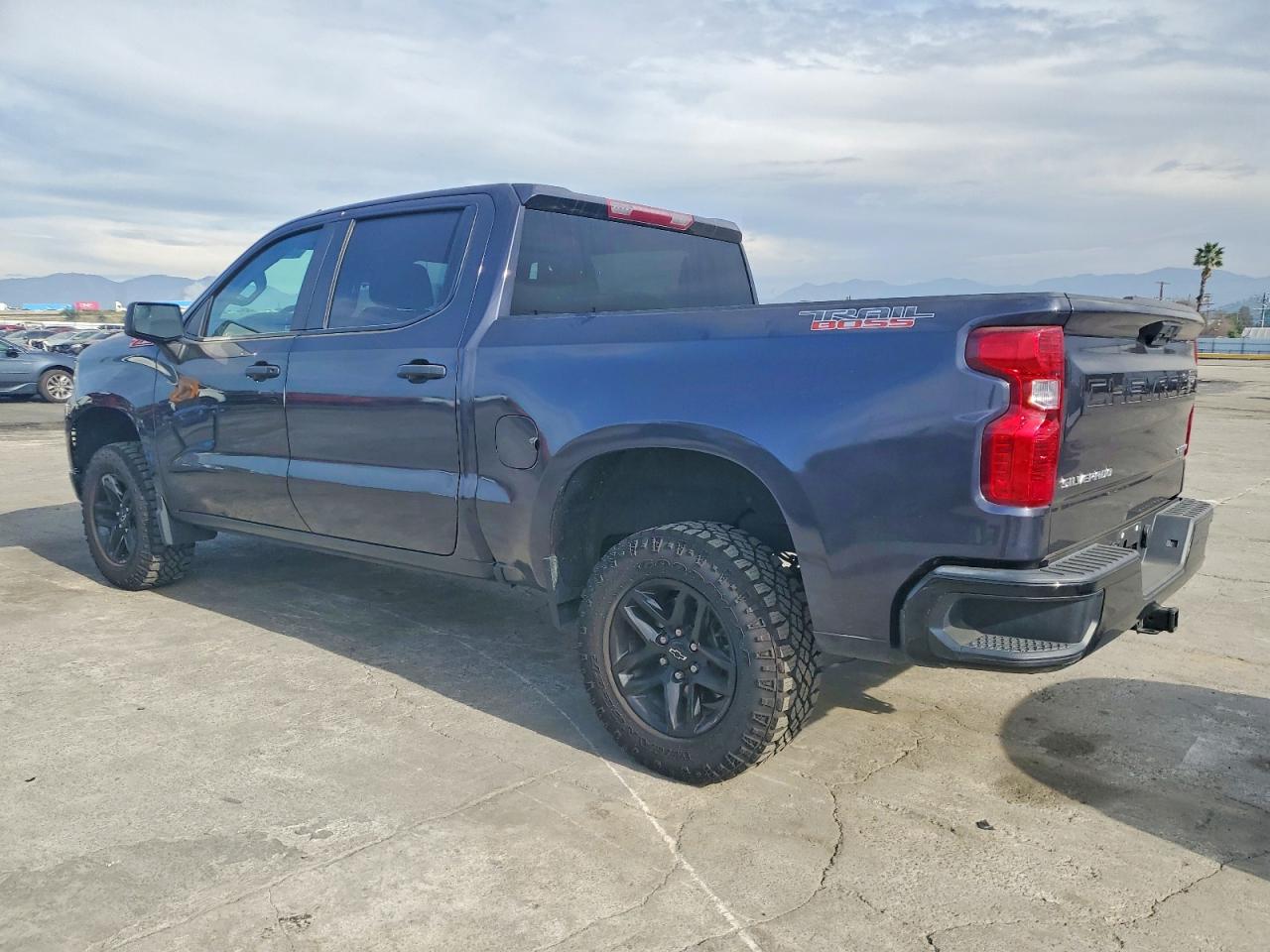 2023 CHEVROLET SILVERADO K1500 TRAIL BOSS CUSTOM photo 2