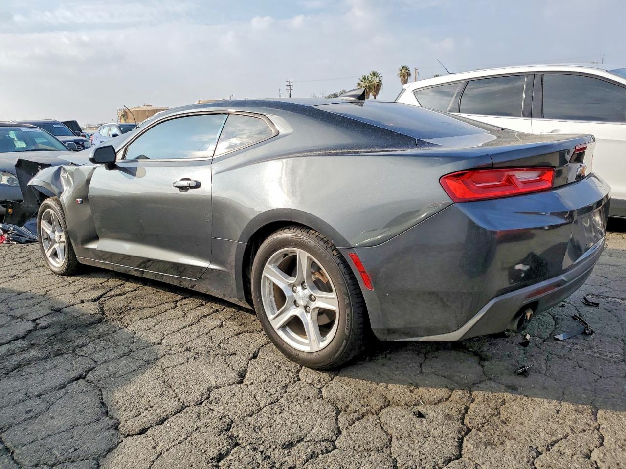 2017 CHEVROLET CAMARO LT photo 4