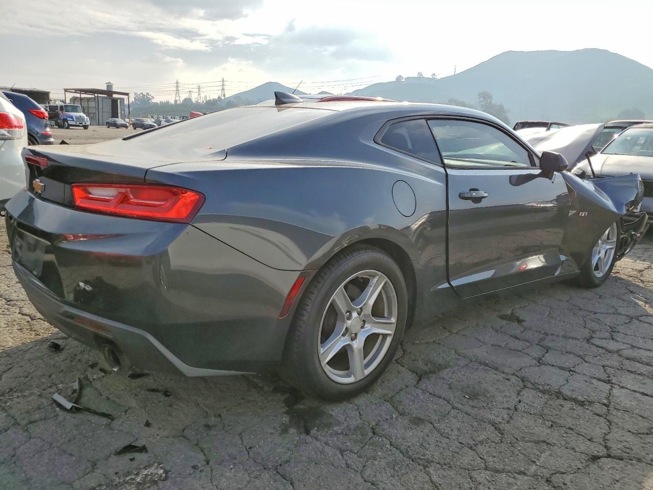 2017 CHEVROLET CAMARO LT photo 7