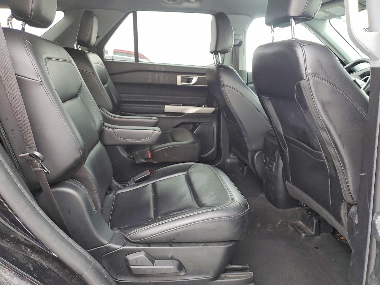 2023 FORD EXPLORER XLT photo 31