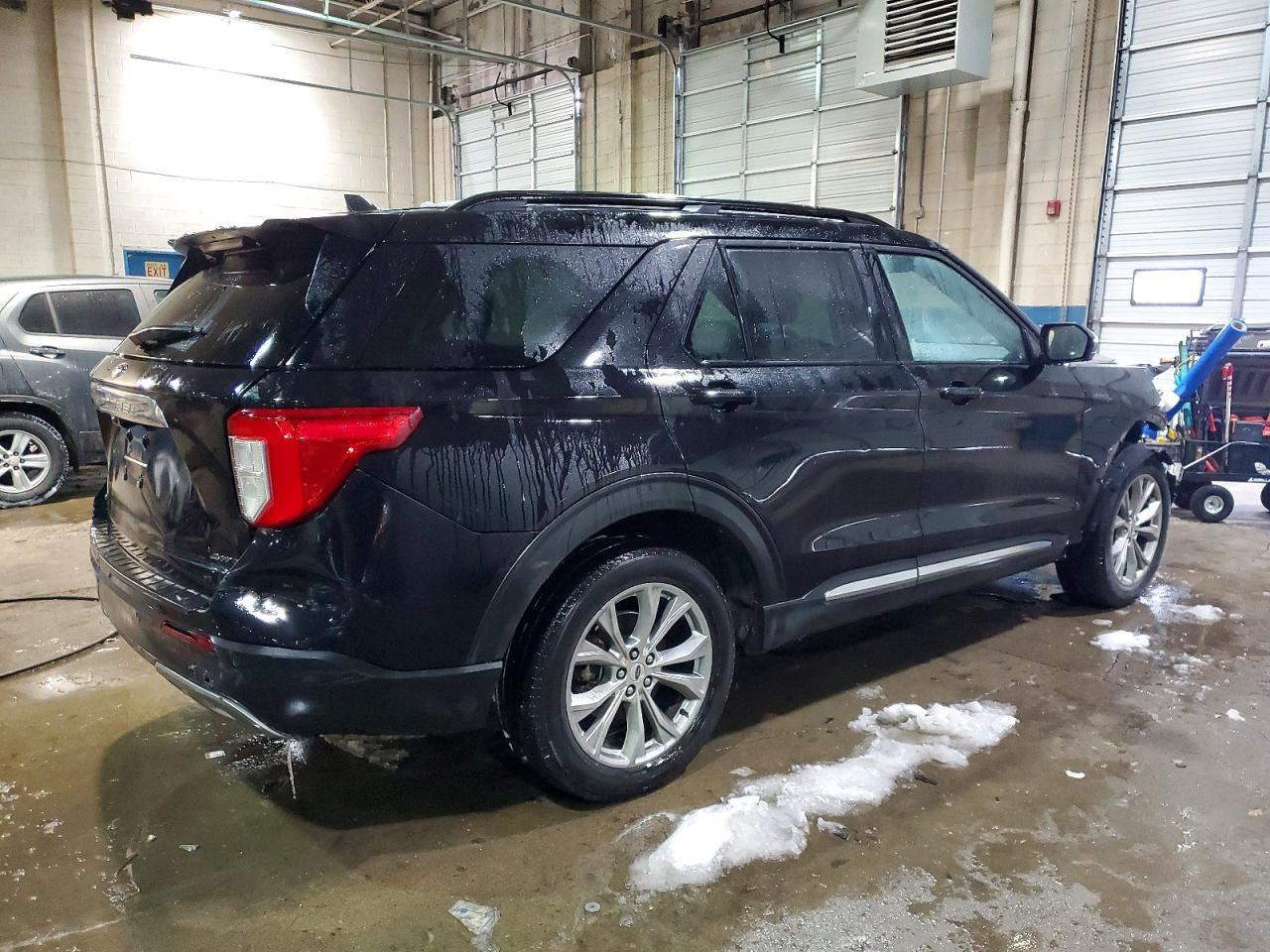 2023 FORD EXPLORER XLT photo 7