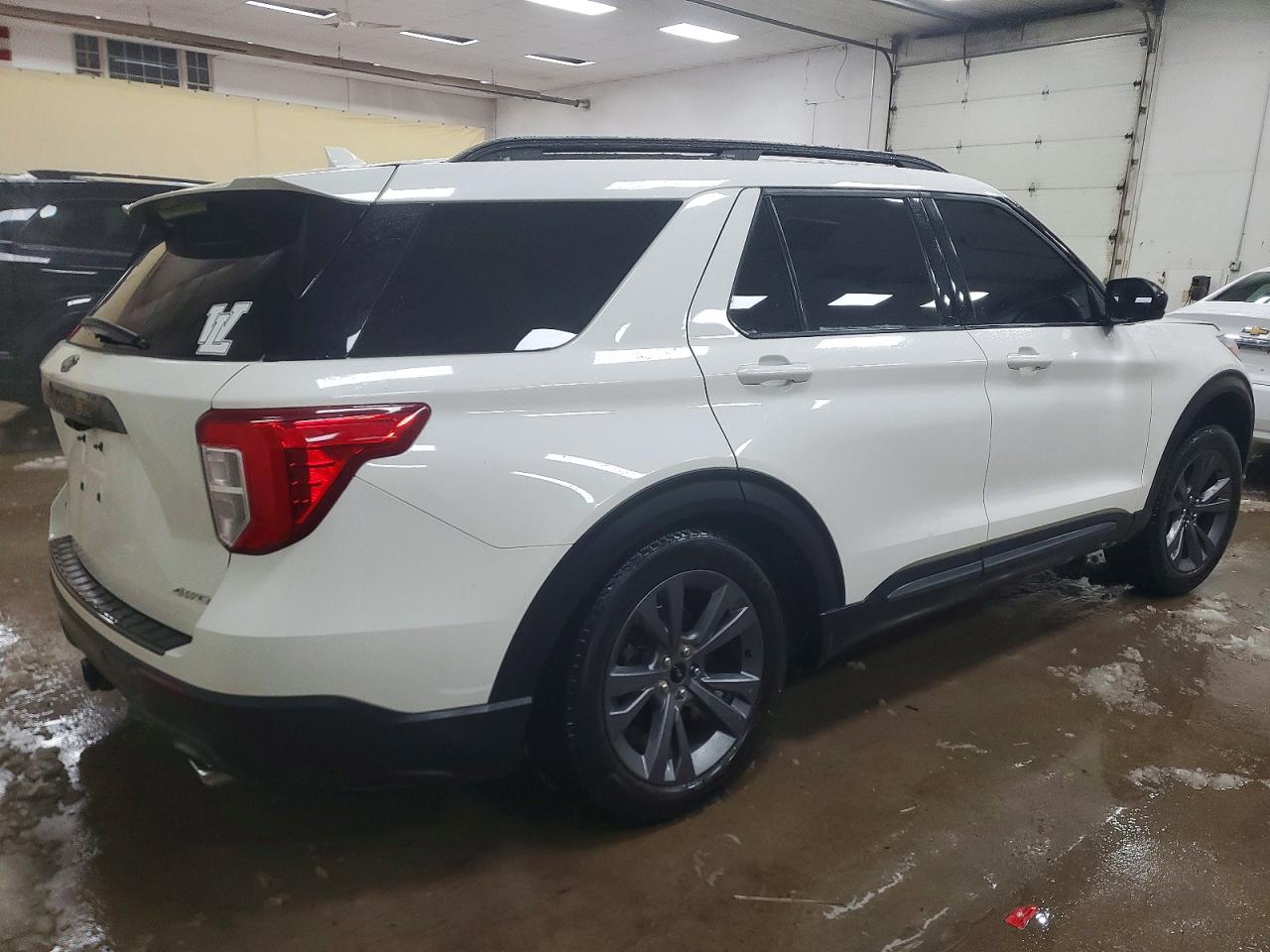 2023 FORD EXPLORER XLT photo 7