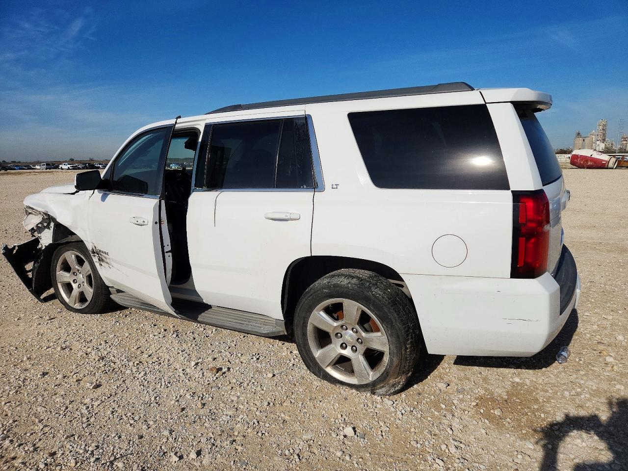 2015 CHEVROLET TAHOE C1500 LT photo 2