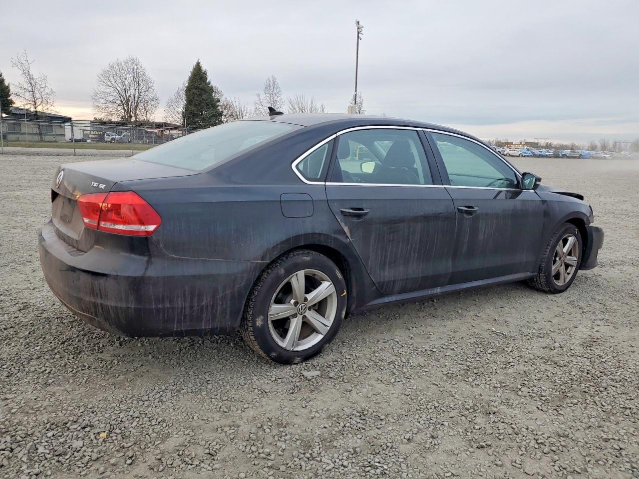 2015 VOLKSWAGEN PASSAT SE photo 5