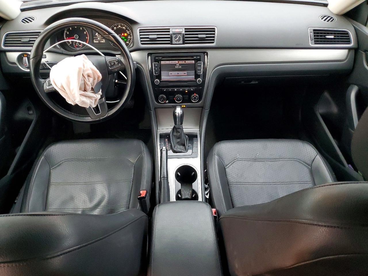 2015 VOLKSWAGEN PASSAT SE photo 15