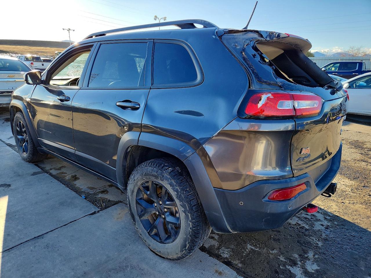 2015 JEEP CHEROKEE TRAILHAWK photo 4