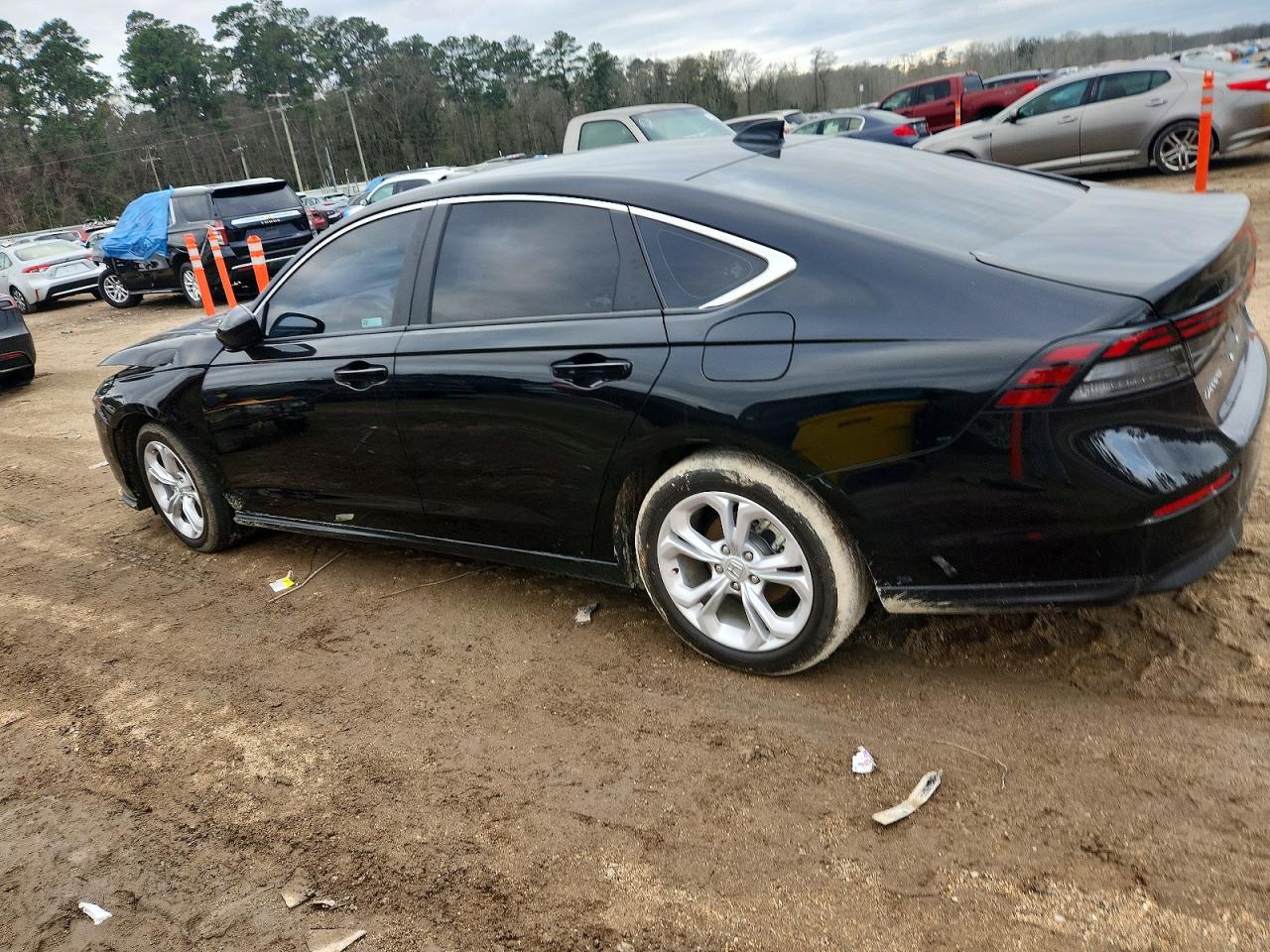 2025 HONDA ACCORD LX photo 3