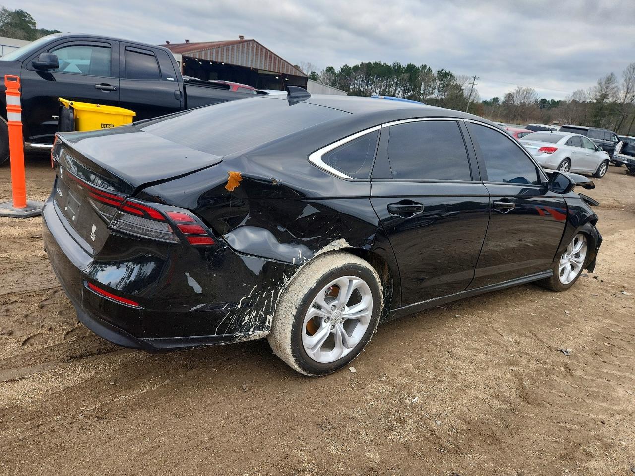 2025 HONDA ACCORD LX photo 5