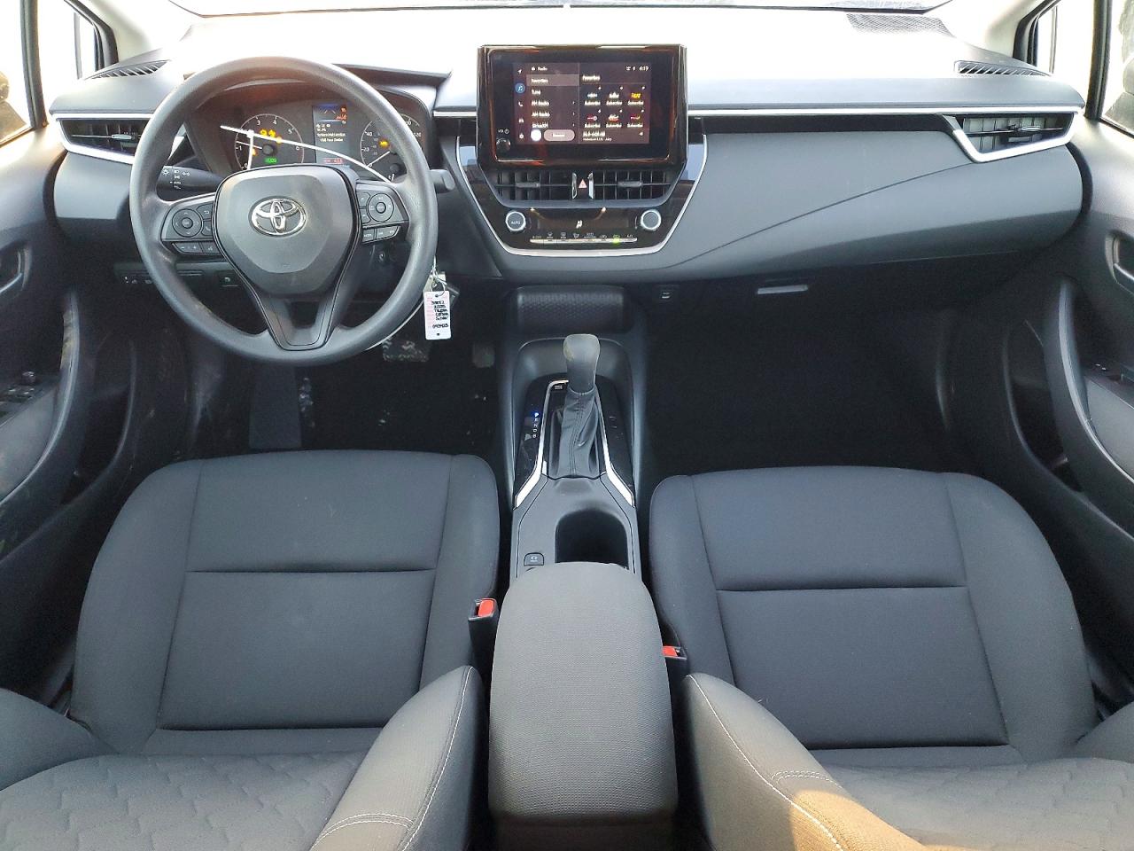 2025 TOYOTA COROLLA LE photo 8