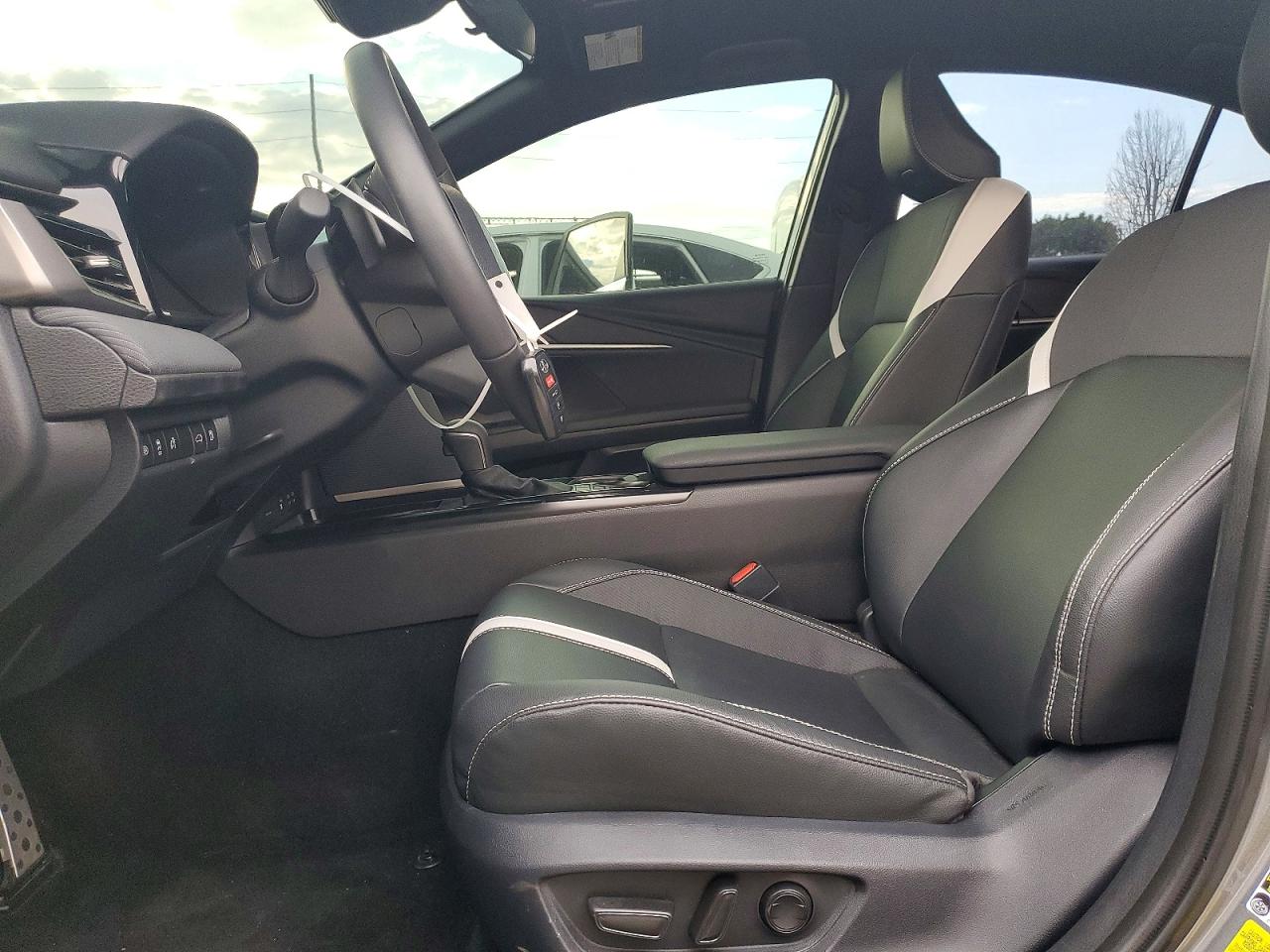 2025 TOYOTA CAMRY XSE photo 7