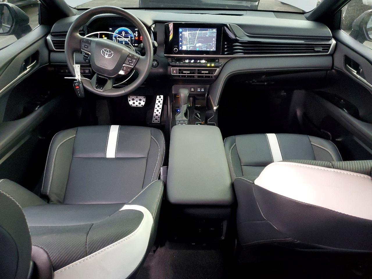 2025 TOYOTA CAMRY XSE photo 8