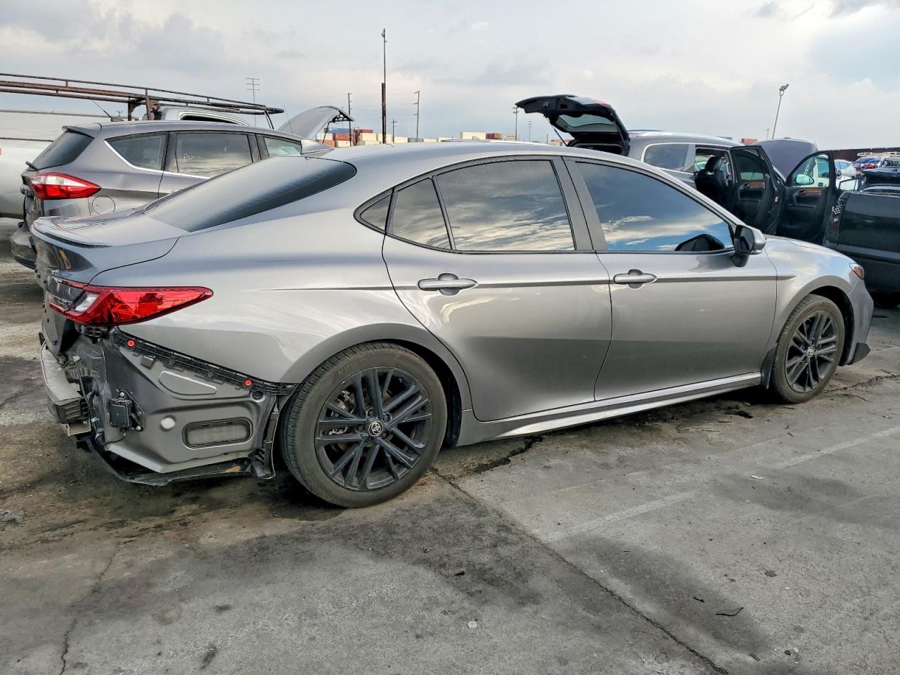 2025 TOYOTA CAMRY XSE photo 3