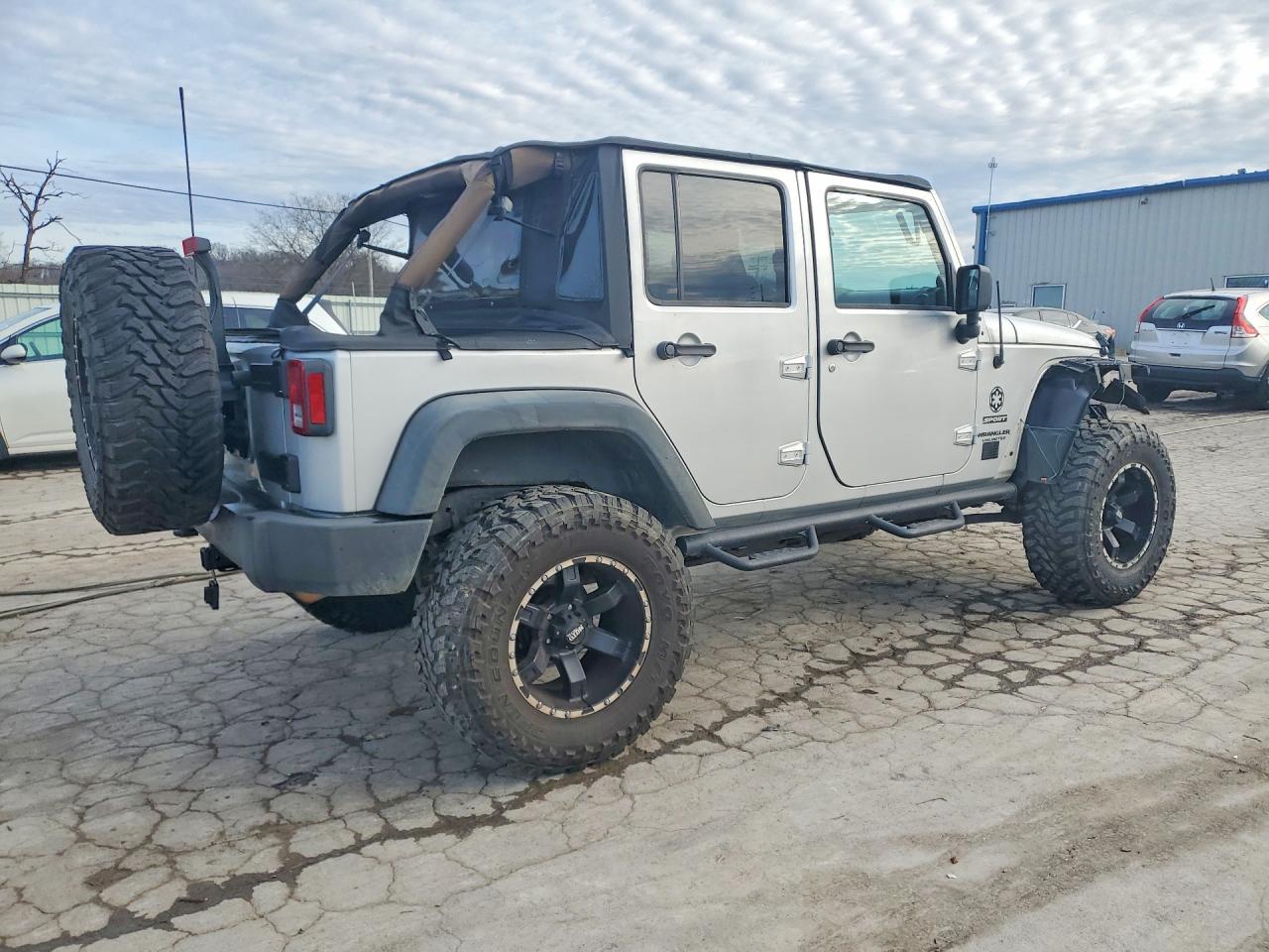 2010 JEEP WRANGLER UNLIMITED SPORT photo 3