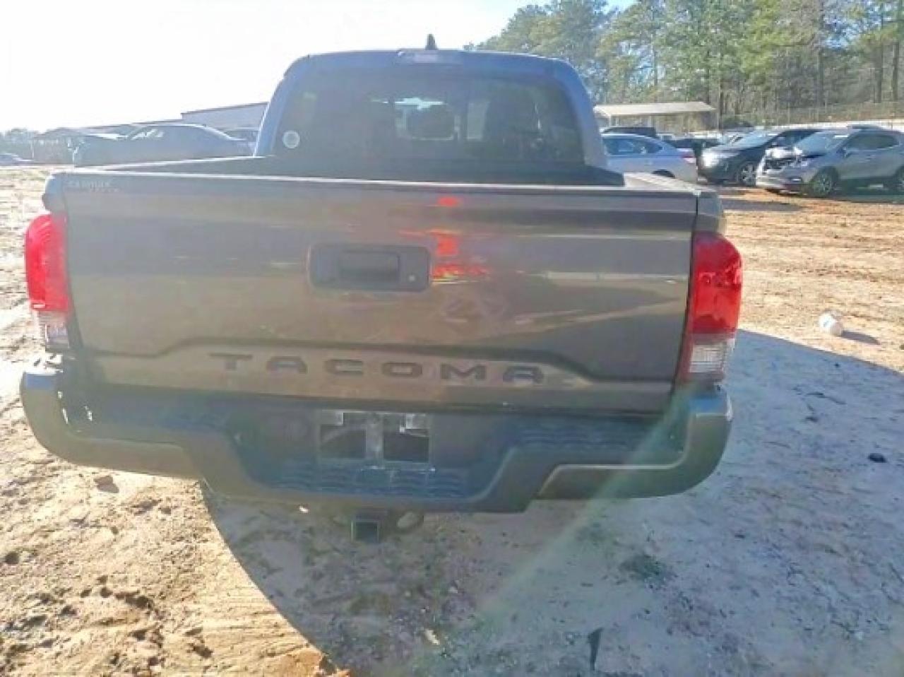 2021 TOYOTA TACOMA photo 11