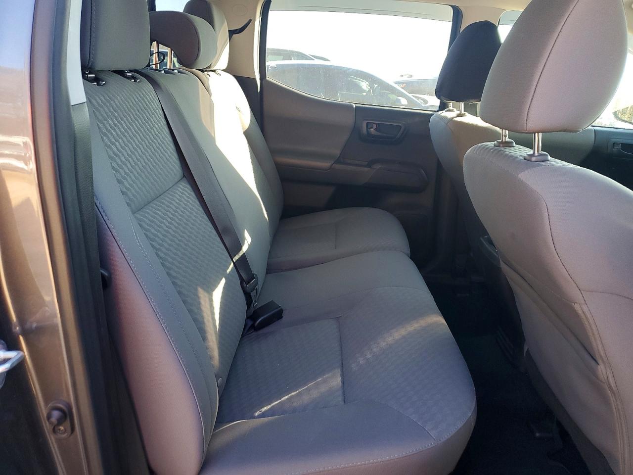 2021 TOYOTA TACOMA photo 19