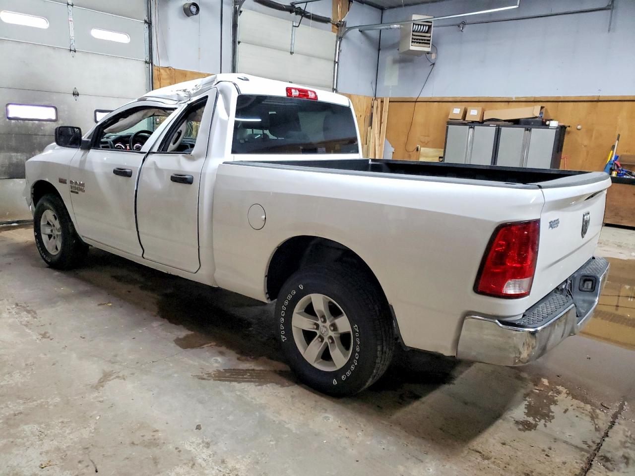 2021 RAM 1500 CLASSIC TRADESMAN photo 3