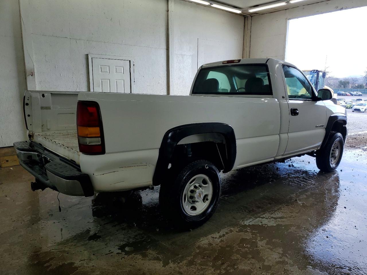 2002 CHEVROLET SILVERADO C2500 HEAVY DUTY photo 3