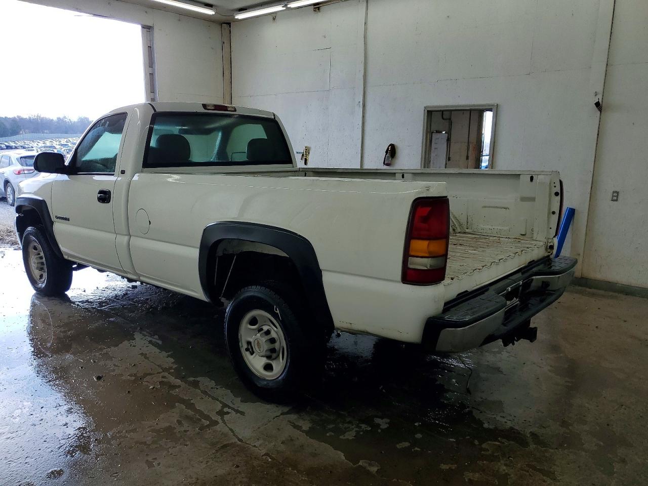 2002 CHEVROLET SILVERADO C2500 HEAVY DUTY photo 2