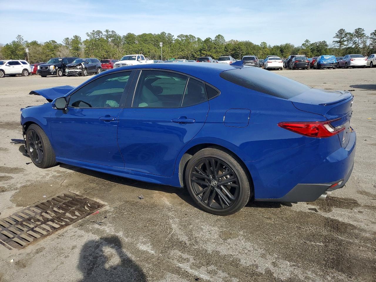 2025 TOYOTA CAMRY SE photo 2
