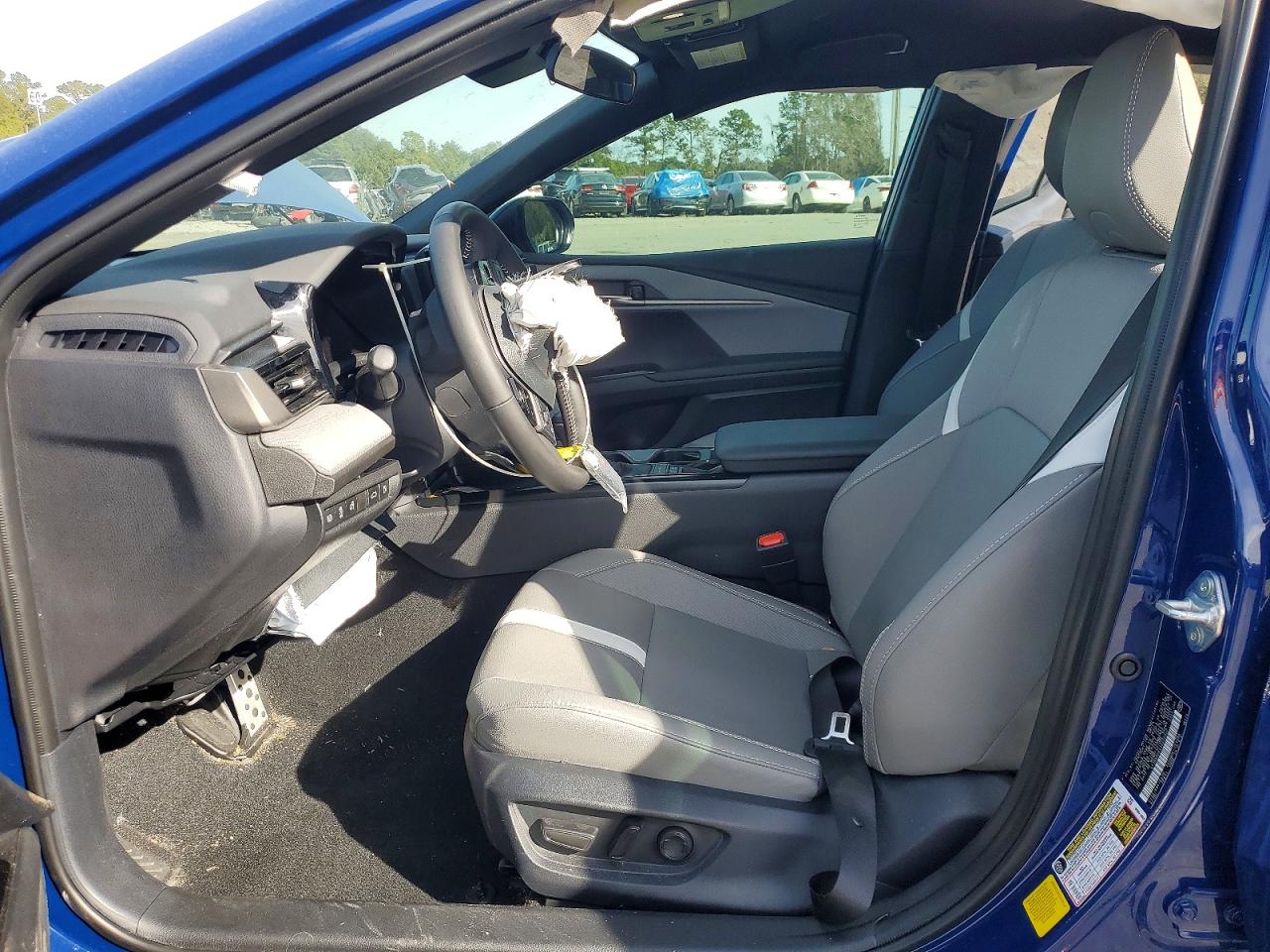 2025 TOYOTA CAMRY SE photo 7