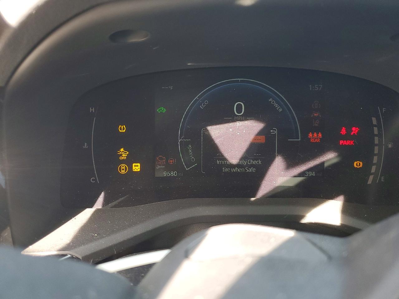 2025 TOYOTA CAMRY SE photo 9