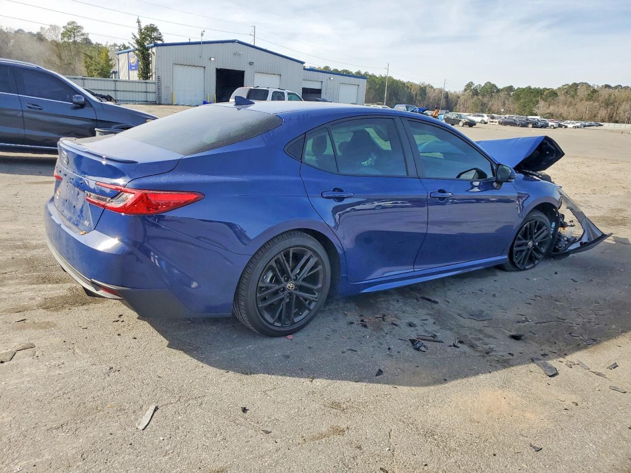 2025 TOYOTA CAMRY SE photo 3