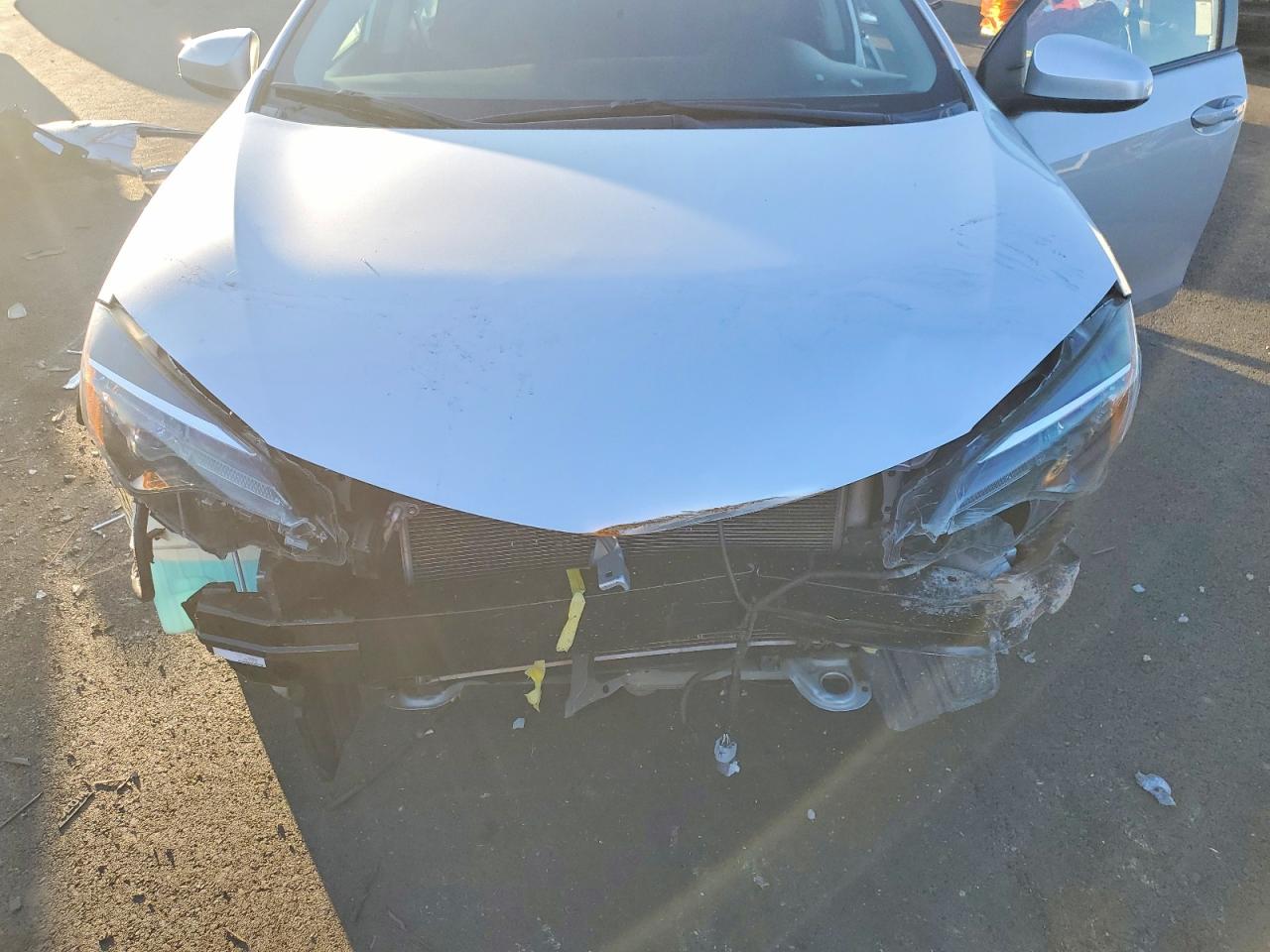 2018 TOYOTA COROLLA photo 11
