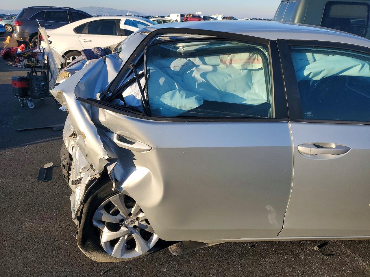 2018 TOYOTA COROLLA photo 10