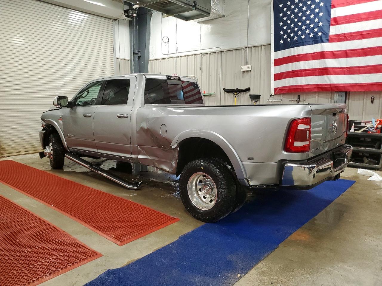 2022 RAM 3500 LARAMIE photo 2