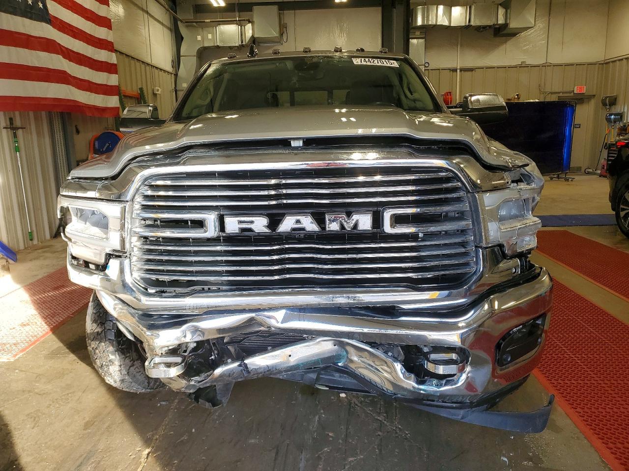 2022 RAM 3500 LARAMIE photo 5