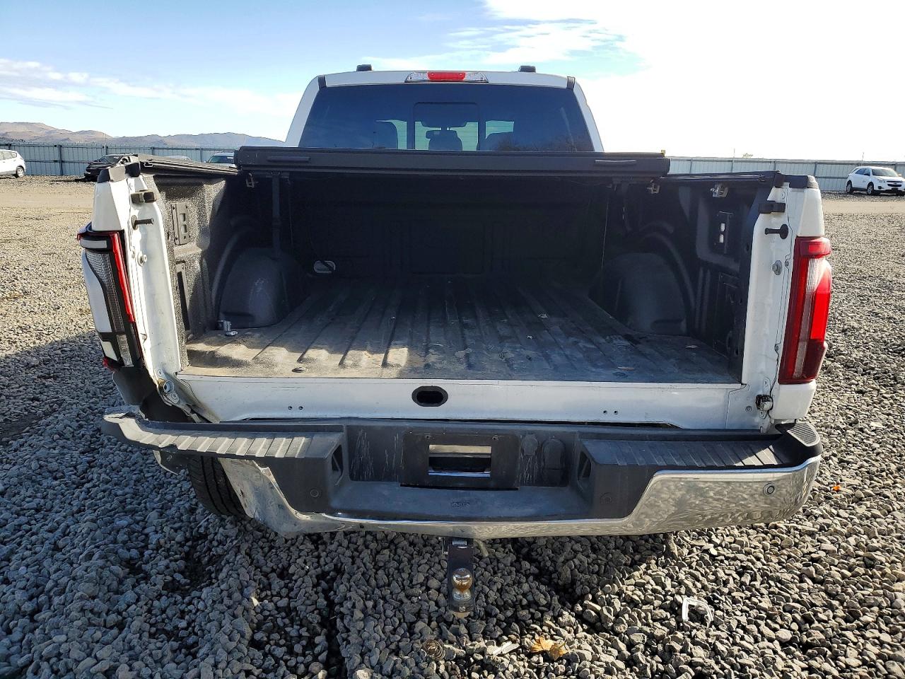 2025 FORD F150 LARIAT photo 6